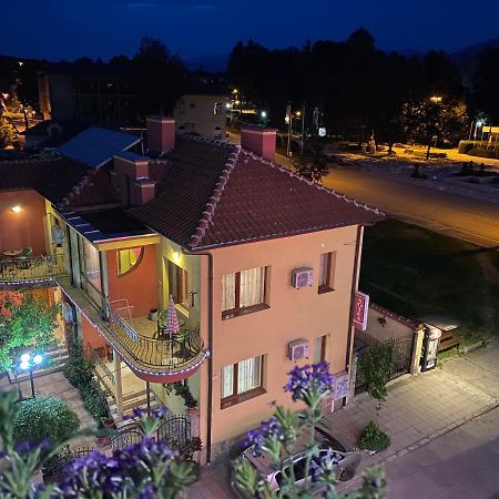 Family Hotel Kavrakovi Pavel Banya Exterior foto