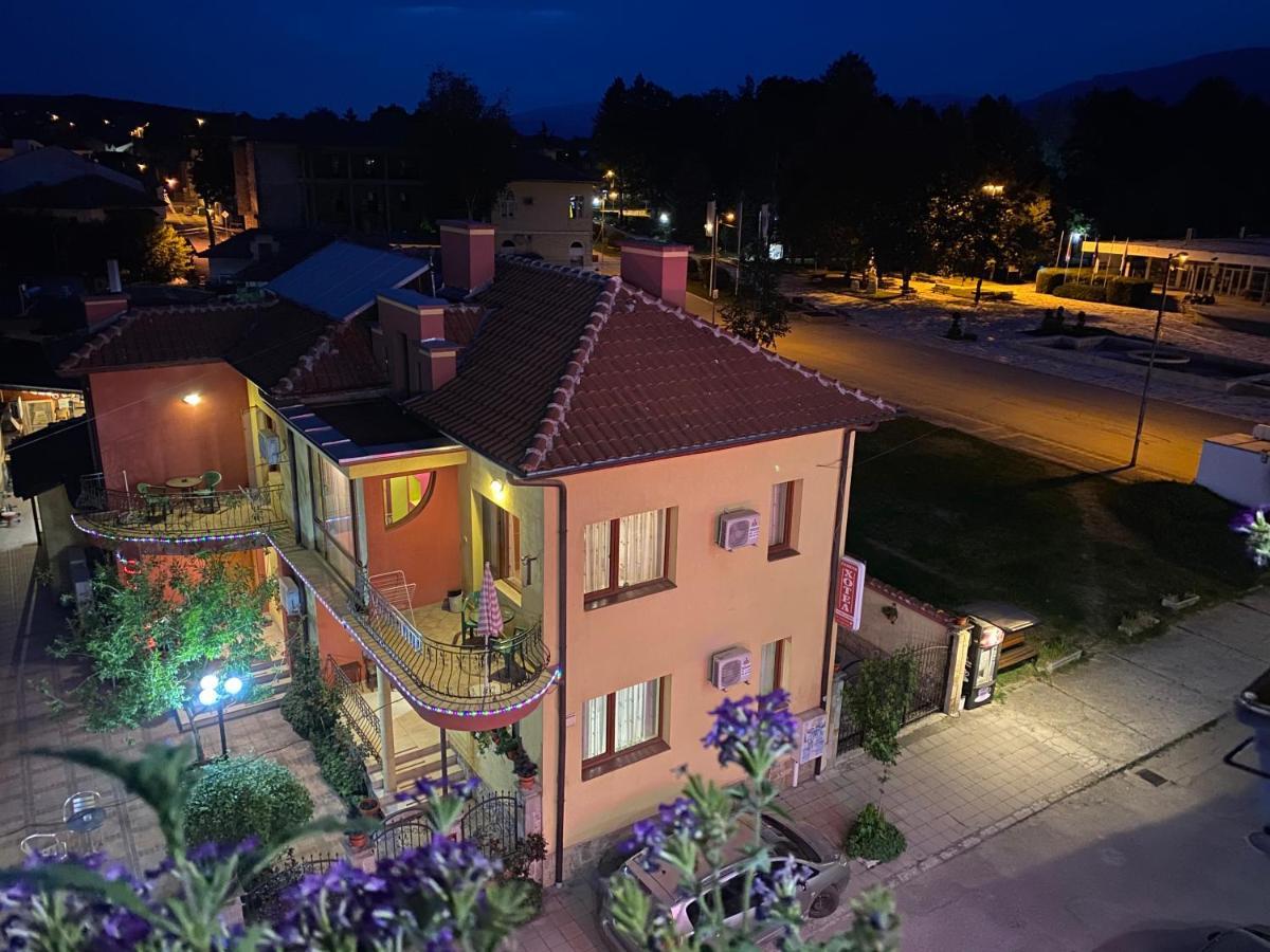 Family Hotel Kavrakovi Pavel Banya Exterior foto