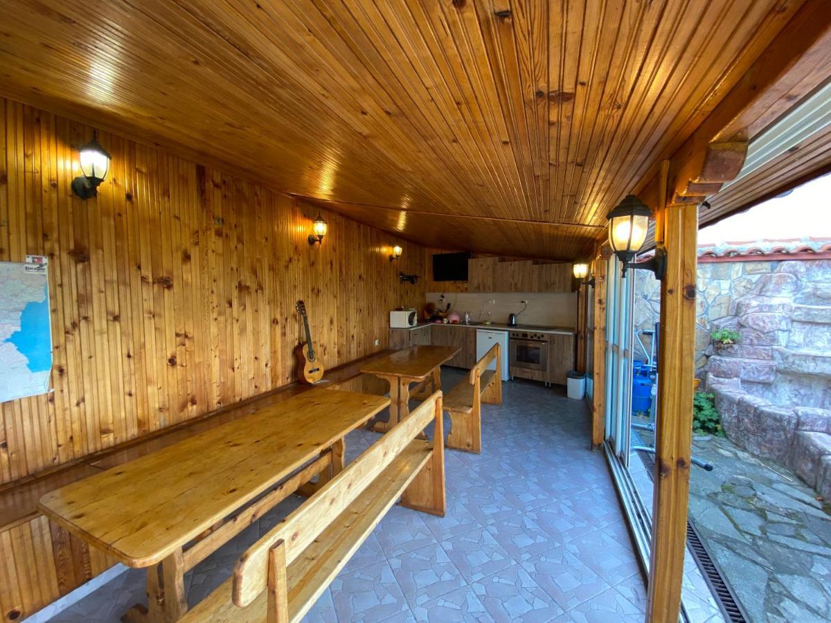 Family Hotel Kavrakovi Pavel Banya Exterior foto