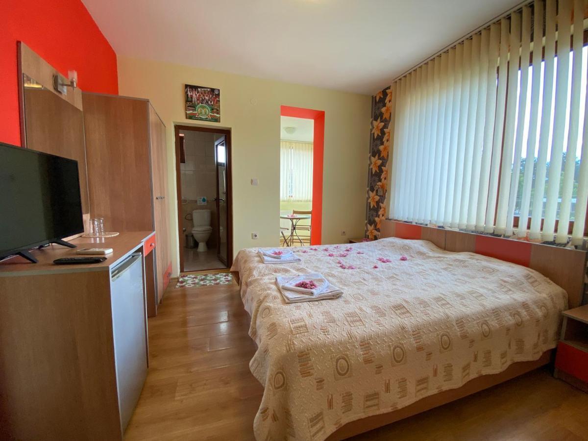 Family Hotel Kavrakovi Pavel Banya Exterior foto